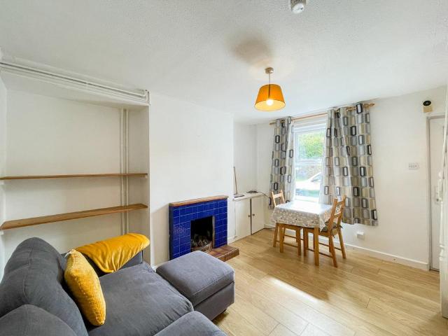 Vron Square, Bangor, Gwynedd, LL57 2 bed end of terrace house to rent £962 pcm £222 pw