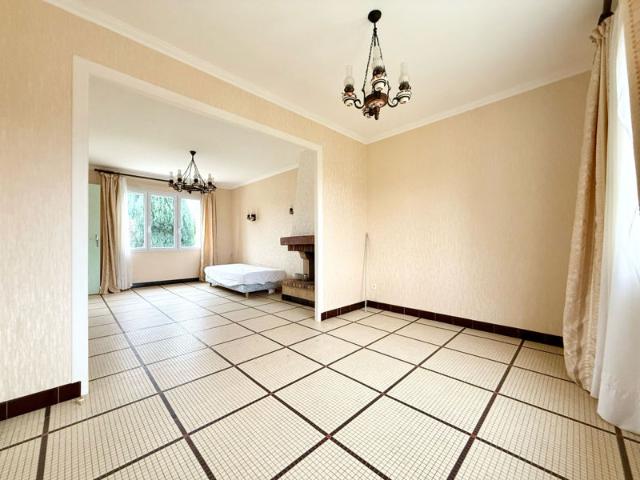 Vrely maison individuelle 3 chambres sous sol complet