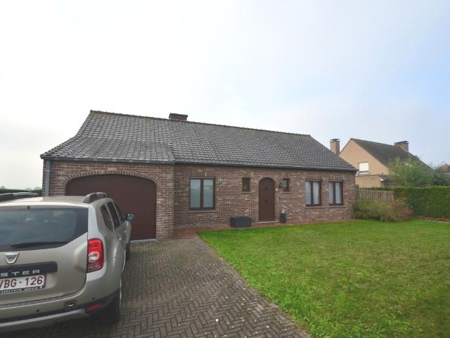 Vrijstaande woning met grote tuin