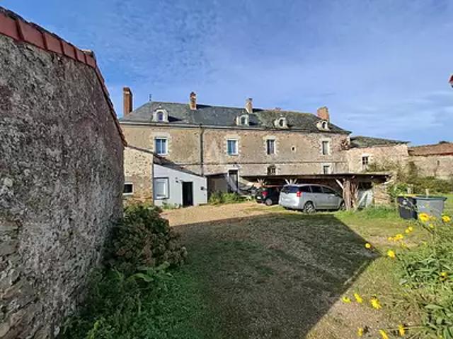 Vue 44640 Achat / Vente maison 11 pièces t11 au dernier étage cave