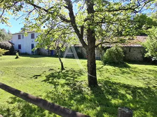 Vue 44640 Achat / Vente maison 7 pièces t7 au dernier étage