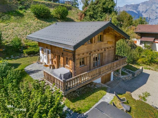 Vue, confort et bien être! Superbe chalet meublé à La Tzoumaz