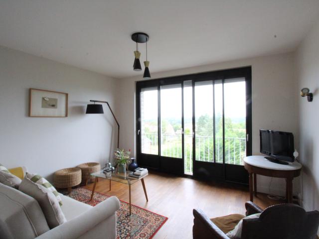 Vue dominante sur le Val de Loire, appartement rénové