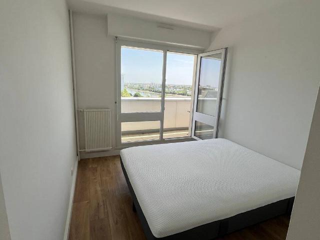 Vue d'exception dans un quartier calme T3 de 62m² avec balcon 20m² cave & parking