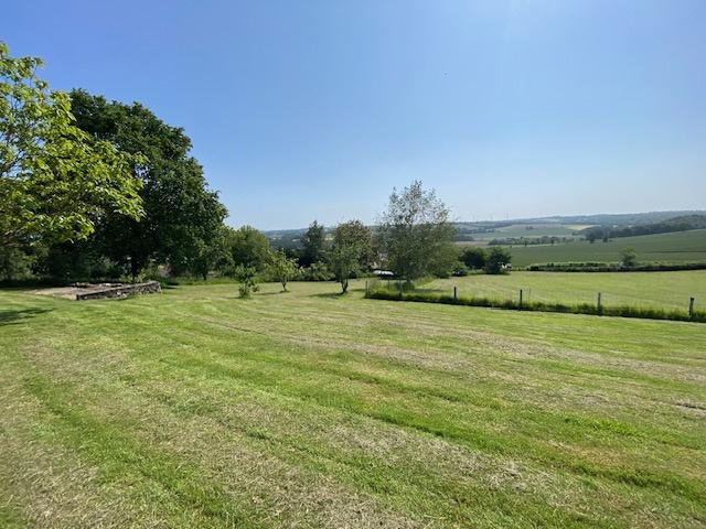 VUE DEGAGEE SUR LA CAMPAGNE