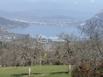 Vue exceptionnelle sur le lac