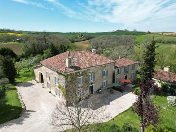 Vue imprenable et intimité absolue sur 6,5 hectares 430m² Valence sur Baïse