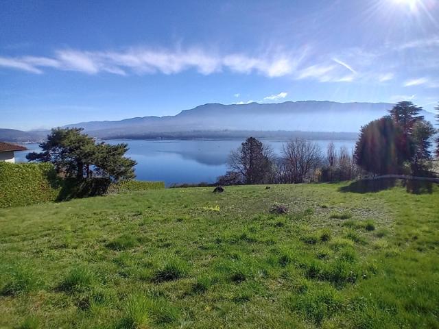VUE IMPRENABLE SUR LE MAGNIFIQUE LAC DU BOURGET