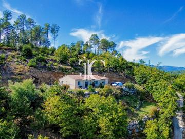 Vue imprenable sur plus d'1,6 hectares de terrain 96m² Bordezac