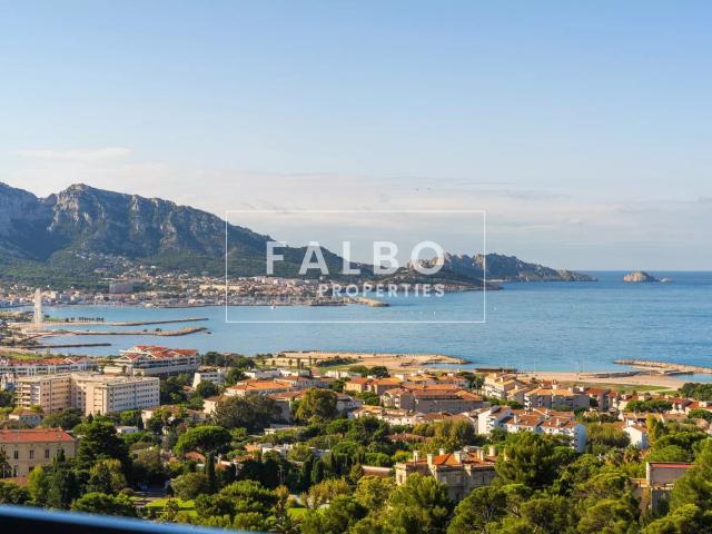 Vue mer dernier étage avec toit terrasse Marseille 8e 215m² Marseille 8ème