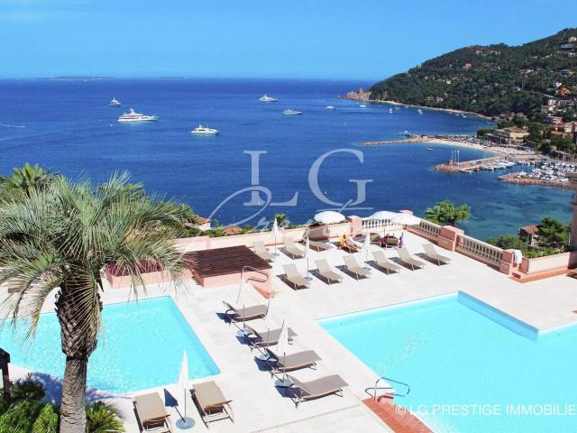 Vue mer panoramique. Domaine grand luxe 82m² Théoule sur Mer