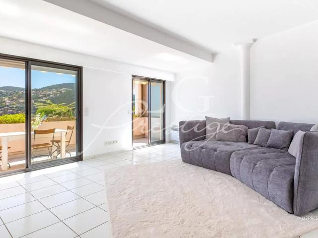 Vue mer panoramique. Domaine grand luxe 82m² Théoule sur Mer