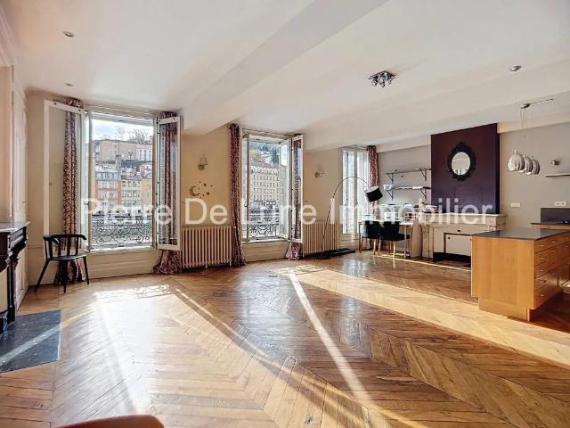 Vue Saône et Fourvière, appartement 112 m² Quai St Vincent