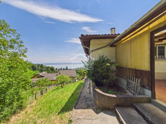 Vue sur le lac, villa à rénover ou projet immobilier d'exception