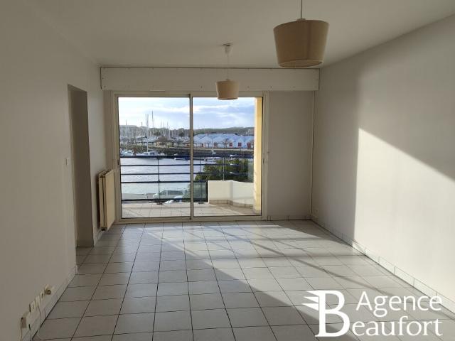 VUE SUR LE PORT – Appartement T3 à louer sur SAINT GILLES CROIX DE VIE