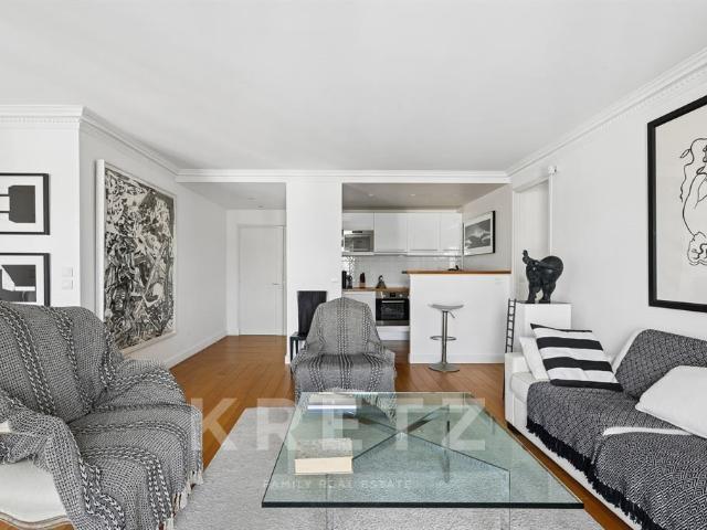 Vue sur les toits de Paris entre Place des Vosges et Saint P. 65m² Paris 4ème