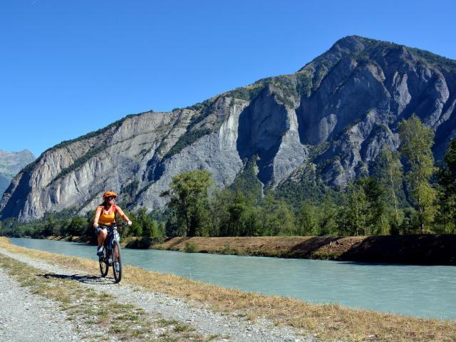 Vue Panoramique, Confort Absolu: Bienvenue à Bourg d'Oisans !