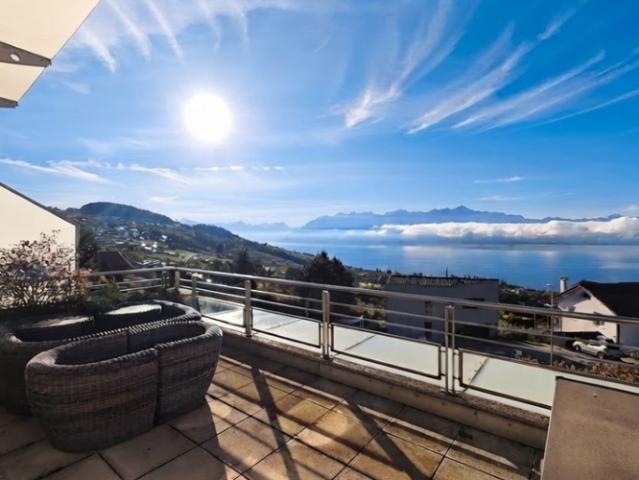 Vue panoramique à 180degrés sur le Léman Spacieux 4.5 pièces