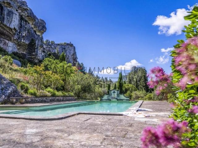 Les Baux De Provence | Propriété De 328 M² Avec Vue 328m² Les Baux de Provence