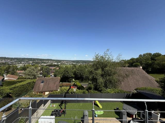 Vue panoramique, esprit contemporain et zéro entretien