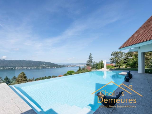 Vue panoramique et dominante sur tout le lac d'Annecy 600m² Annecy