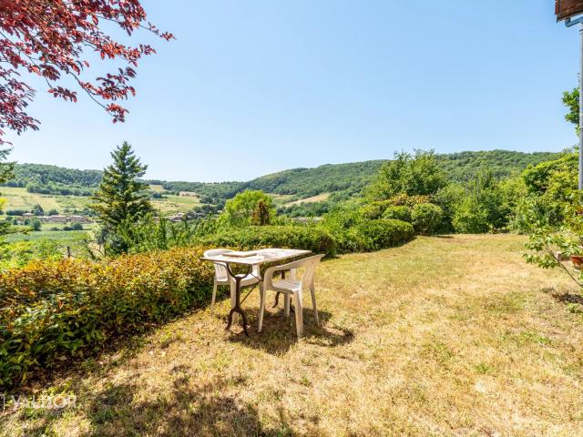 Vue panoramique et fort potentiel à Ville sur Jarnioux