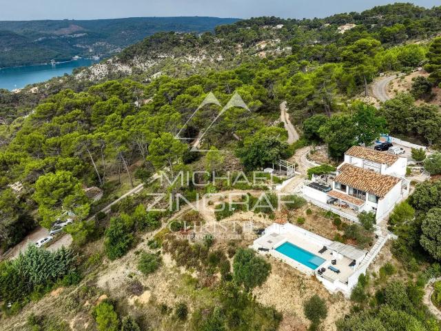 Vue panoramique exceptionnelle sur le lac d'Esparron – Au cœ. 228m² Esparron de Verdon