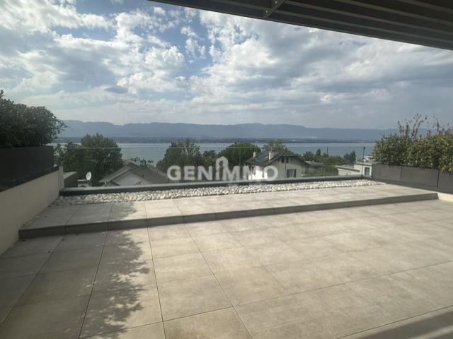 A Louer triplex avec magnifique vue lac !