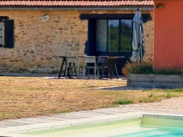 Vue, piscine et sérénité, maison avec 3 chambres, proche de Sarl