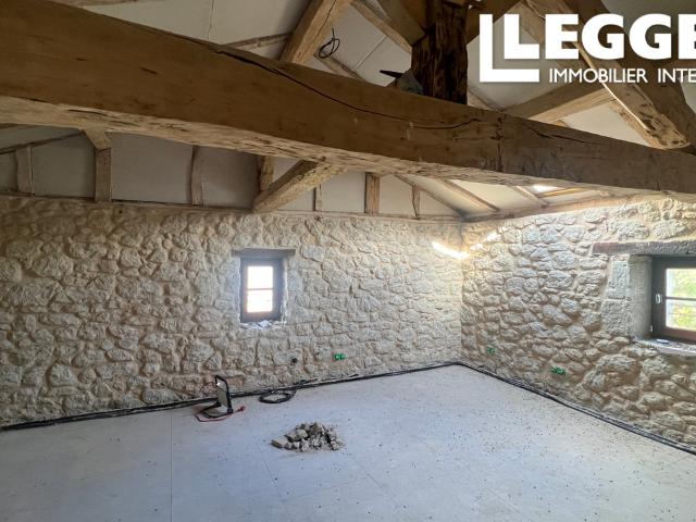 VUES ! Beau projet de rénovation à finaliser, en bordure d’un village et proche de la bastide d’Eymet