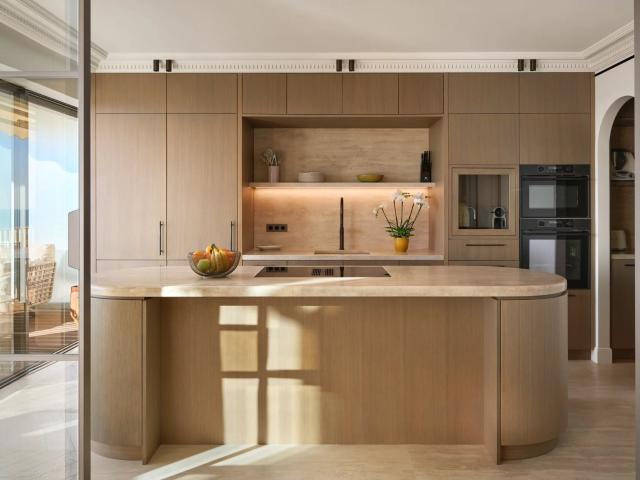 Vues imprenables sur la mer depuis ce splendide appartement. 103m² Cannes