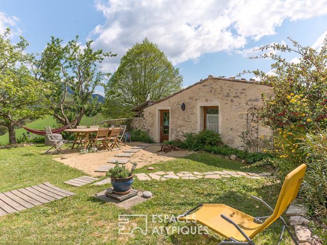 Vues panoramiques et cachet unique pour ce duo de petites be. 96m² Die