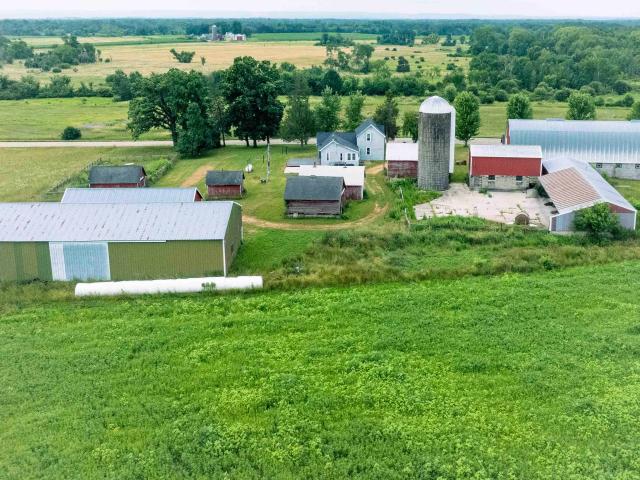 W10630 County Highway X Acres