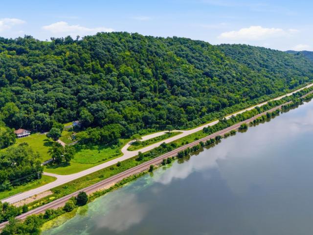 W1497 Riverview Ct