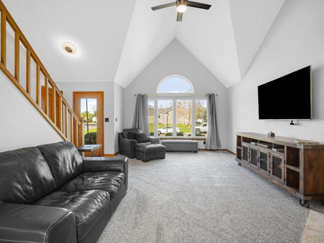 W143N9776 Ridgewood Ln