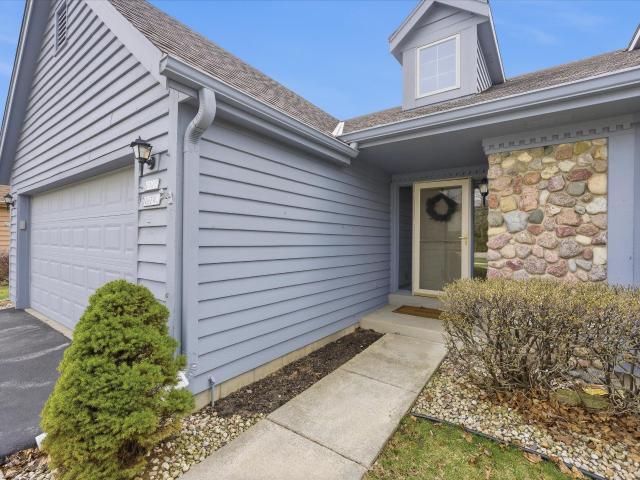 W178N9743 Riversbend Cir W, Germantown, WI 53022 | MLS #1965
