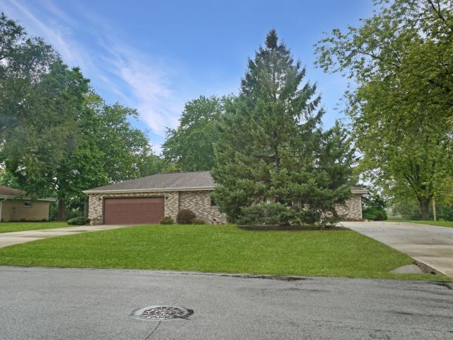 W183N5895 Spruce Ln