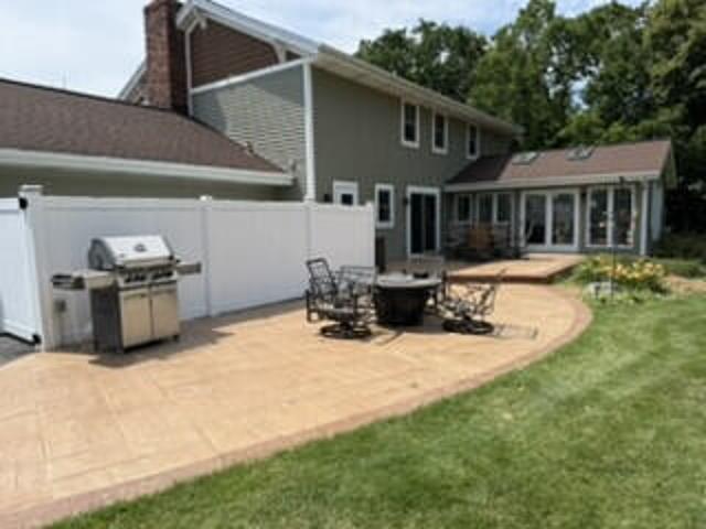 W227S7710 Oakview Dr