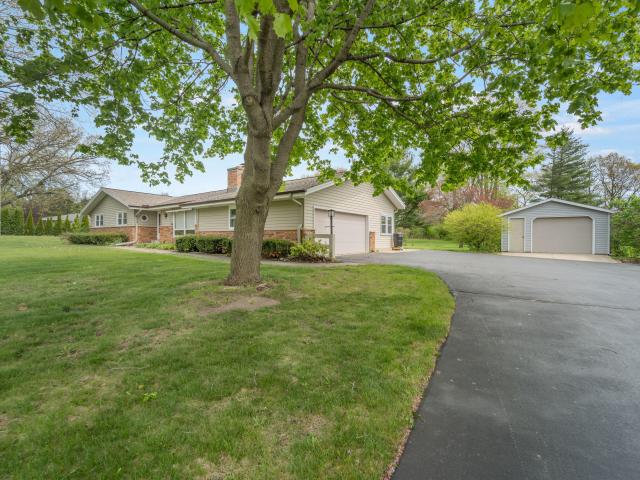 W221S7400 Valley View Rd