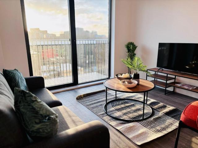 W233 Berkeley Square, 319 321 Ordsall Lane, Salford, Manchester M5, 2 bed flat to rent, £1,400 pcm | PrimeLocation