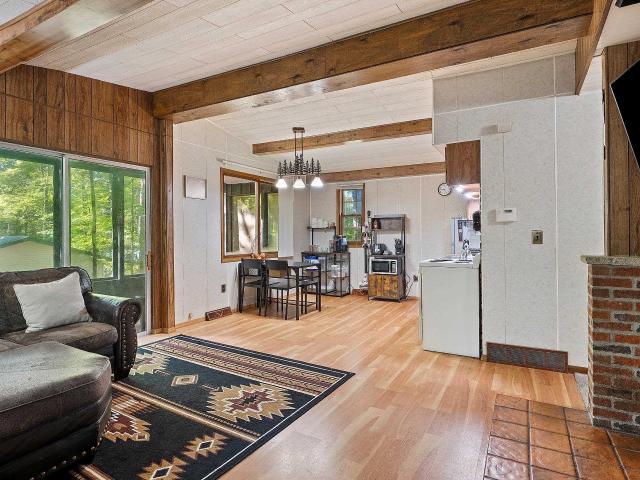 W2466 tall moon road