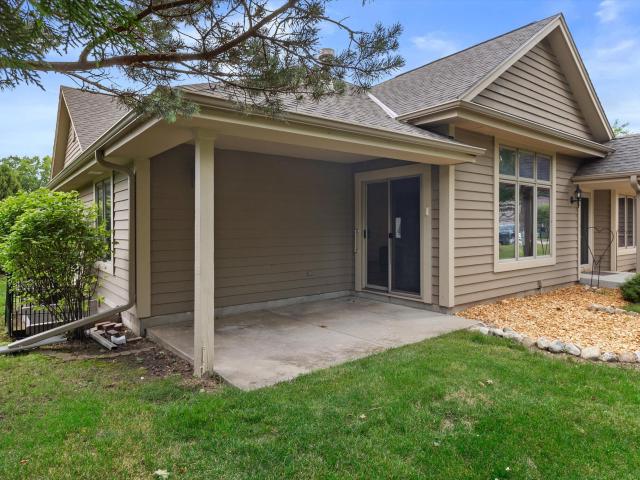 W240N2365 E Parkway Meadow Cir, Unit A