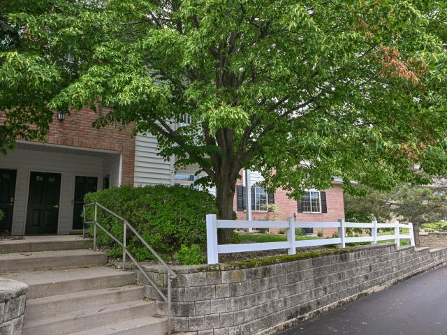 W241N2533 E Parkway Meadows Cir, Unit 2