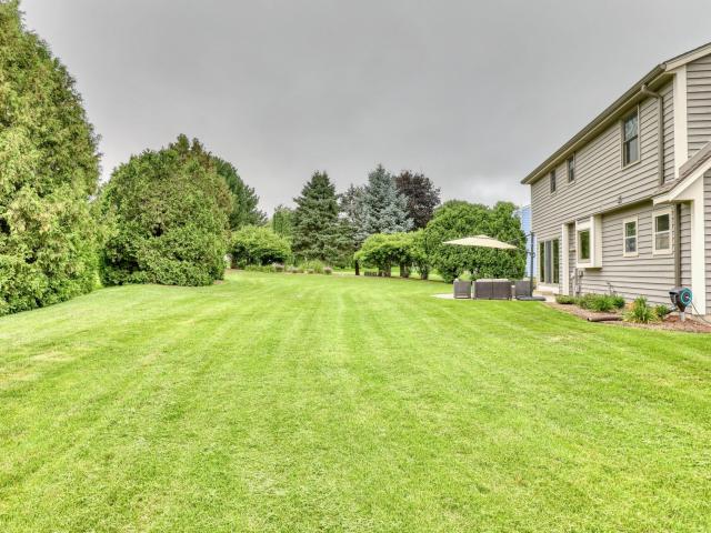 W241N5923 Goldencrest Ct