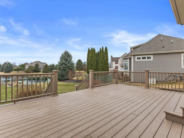 W243N2743 Creekside Dr, Pewaukee, US, WI