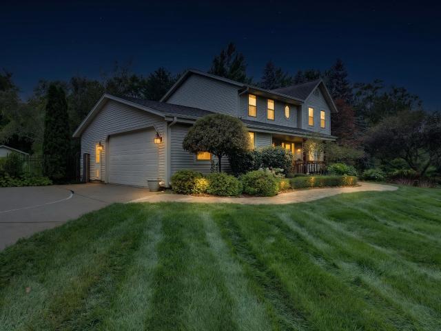 W264N6615 Hillview Dr
