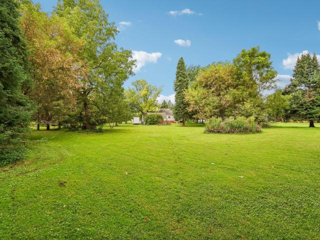 W279N1666 Prospect Ave