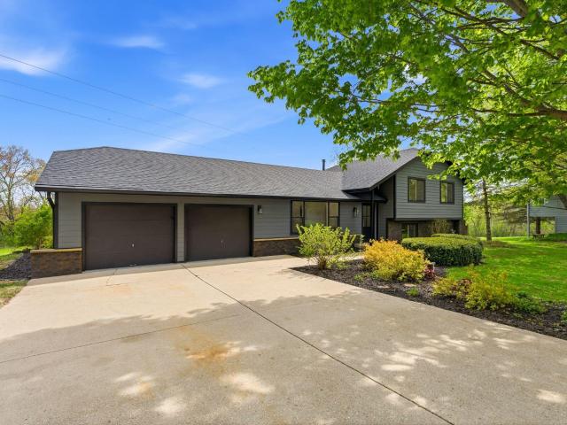 W309S10340 Knoll Ct