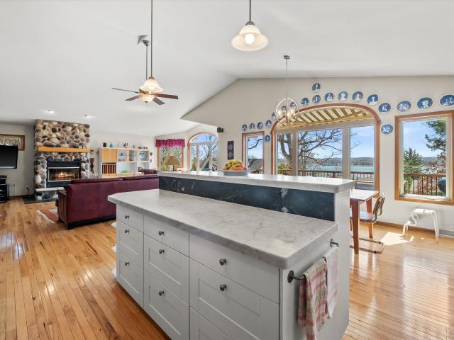 W303N2665 Maple Ave
