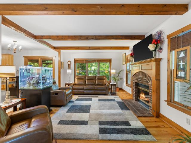 W326S1480 Forest Hills Dr